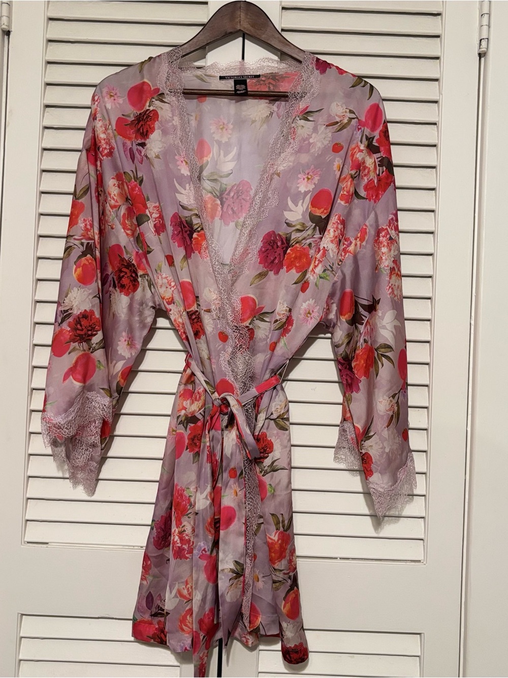 Victoria's Secret Lavender Satin Floral Lace-Trim Robe with Pink & Red Accents